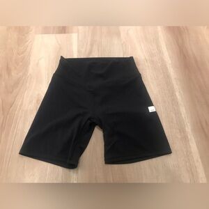 Vuori AllTheForm Shorts